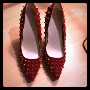 Size 10 red pumps